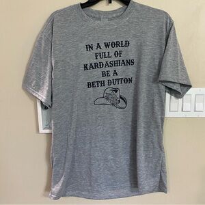 Yellowstone DuttonGray Graphic  T-Shirt euc